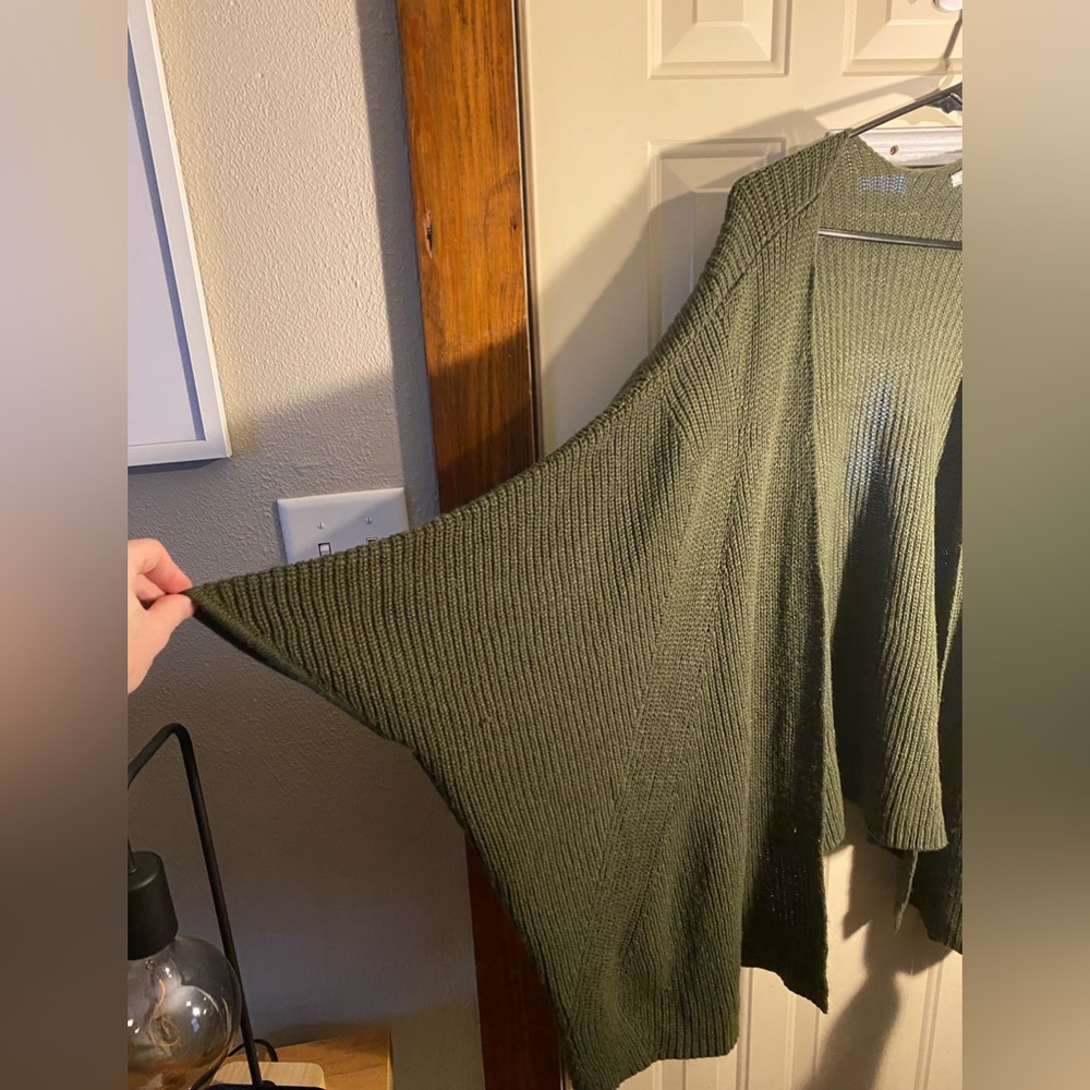 Sweater Shall - Picture 2 of 3